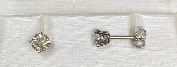Picture of 0.75cttw Diamond Stud Earrings
