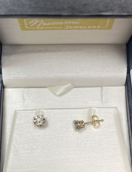 Picture of Diamond Stud Earrings-1.00cttw