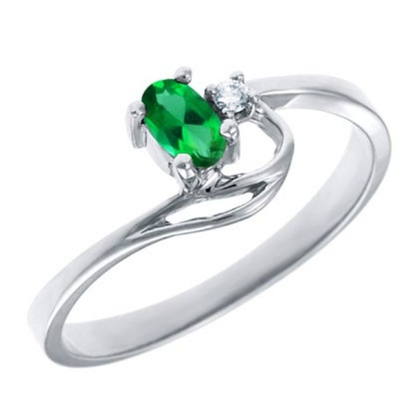 Picture of Created Emerald Birthstone Ring