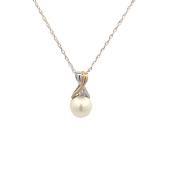 Picture of Pearl and Diamond Pendant