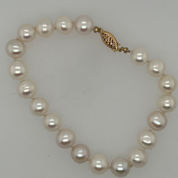 Picture of 8' 9.5MM WHITE FRESHWATER PEARLS  14KT WG CLASP