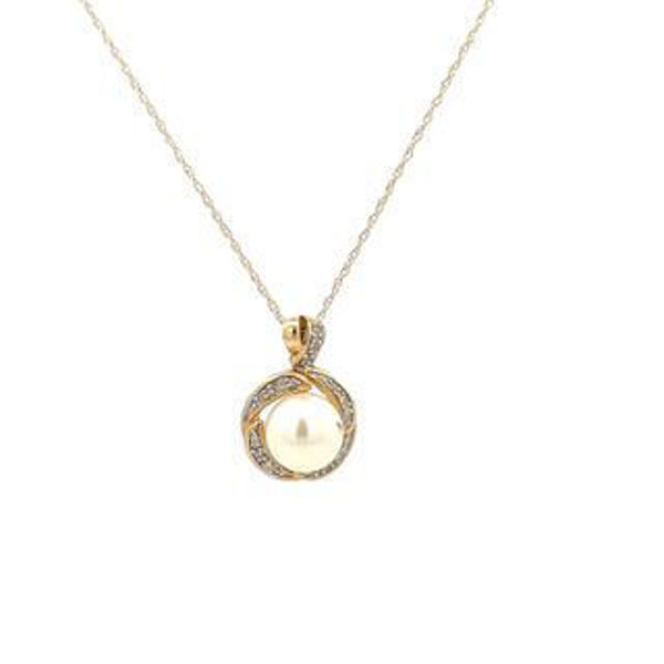 Picture of Pearl and Diamond Pendant